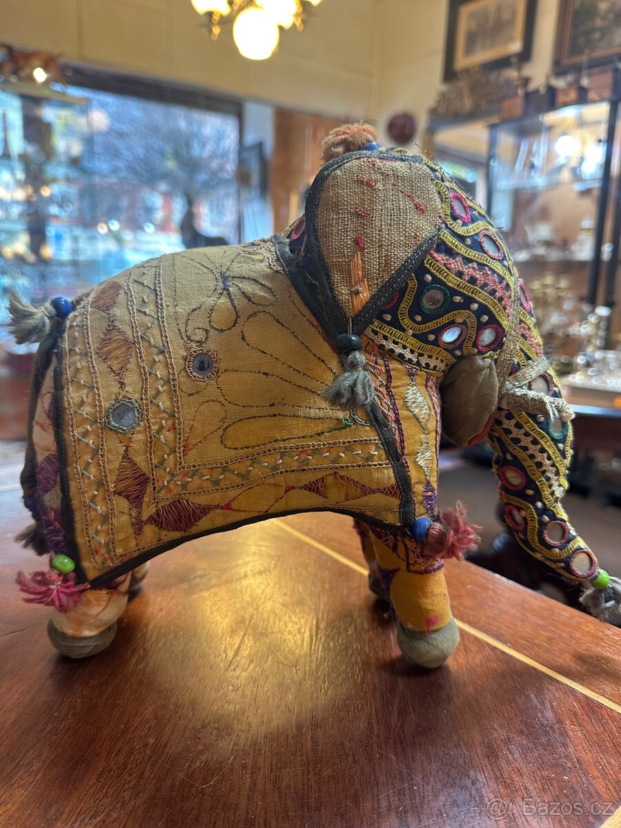 Obřadní slavnostní hračka, slon Anglo Raj - 2