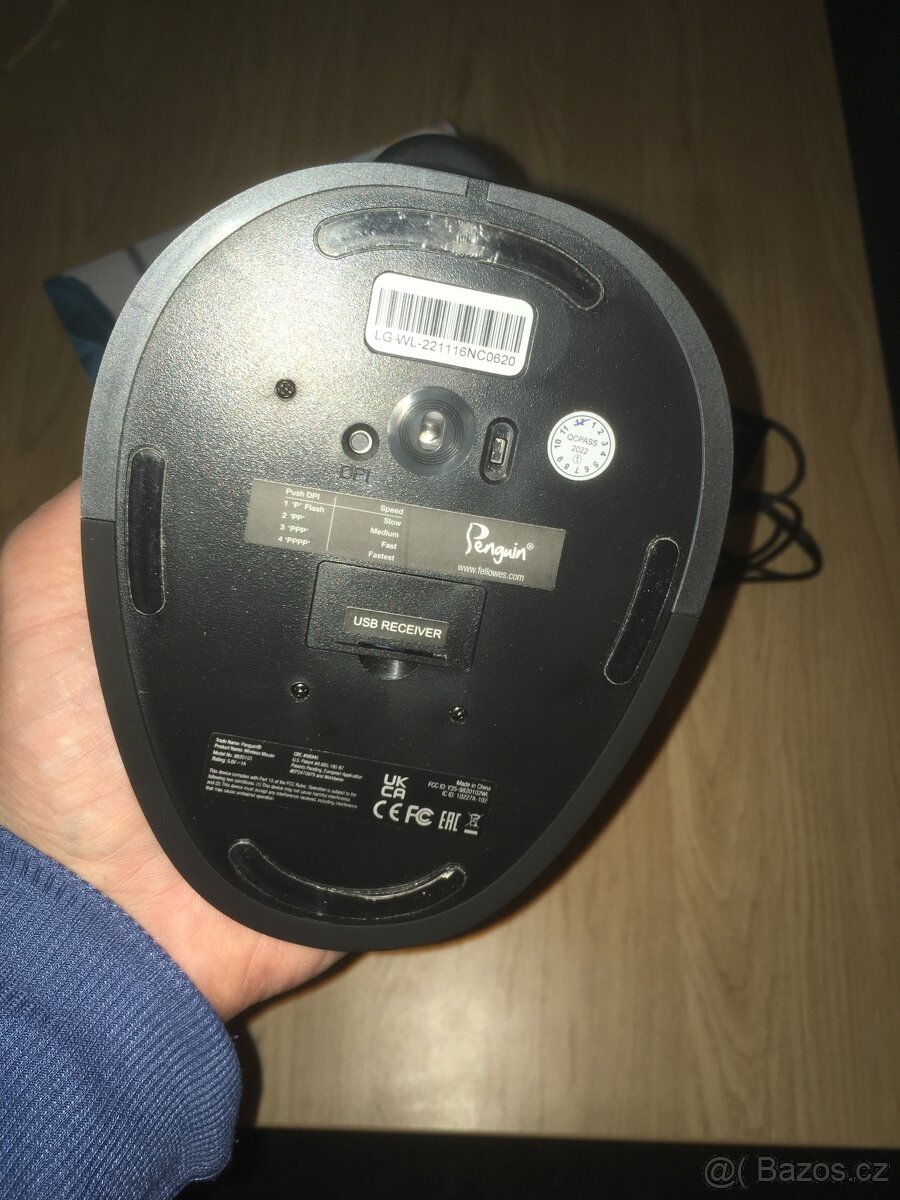 Vertikální myš Fellowes Penguin “L” - 2