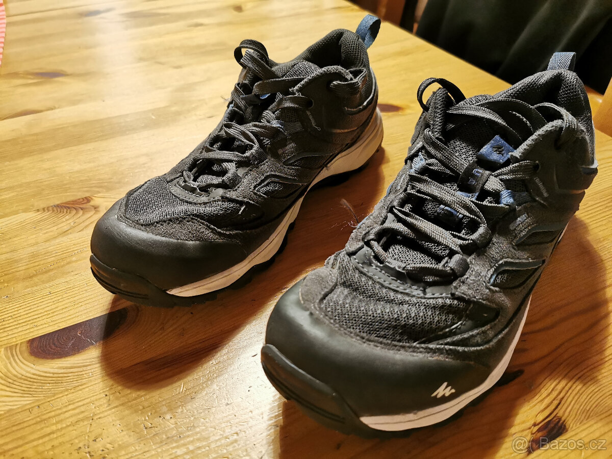 Zánovní dětské trekové turistické boty 39-40 - 2