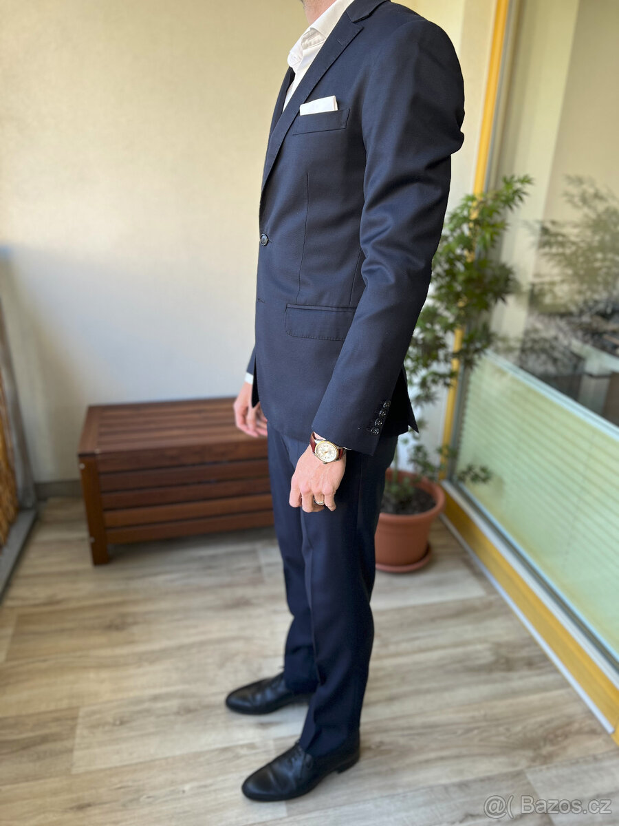 Oblek a dvě košile od krejčího Lee Baron z Hongkongu - 2
