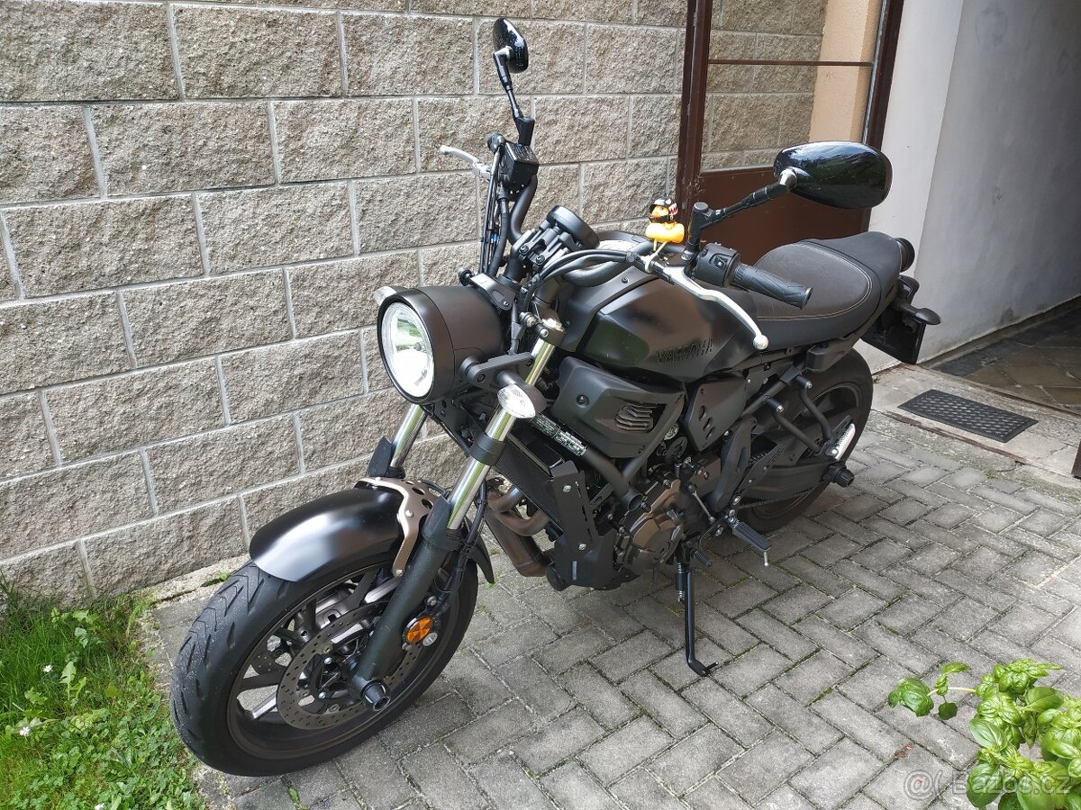 Yamaha XSR 700 - naked bike - 2