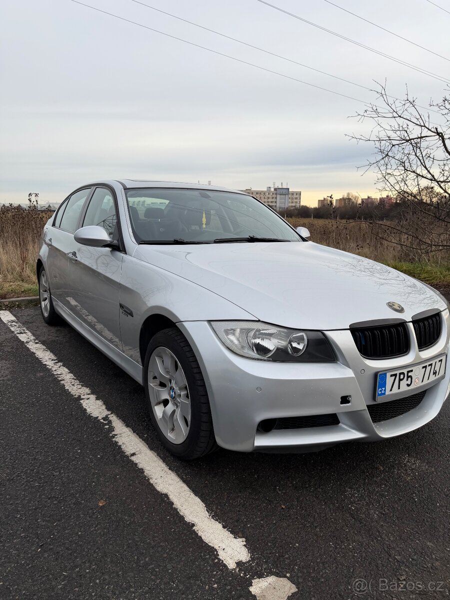 BMW E90 320i - 2