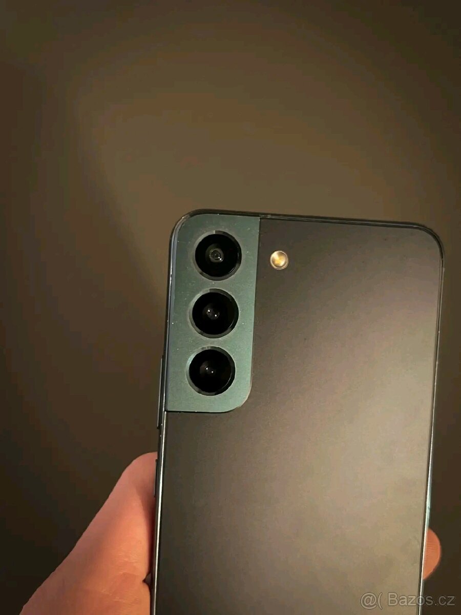 Samsung Galaxy S22 - 2