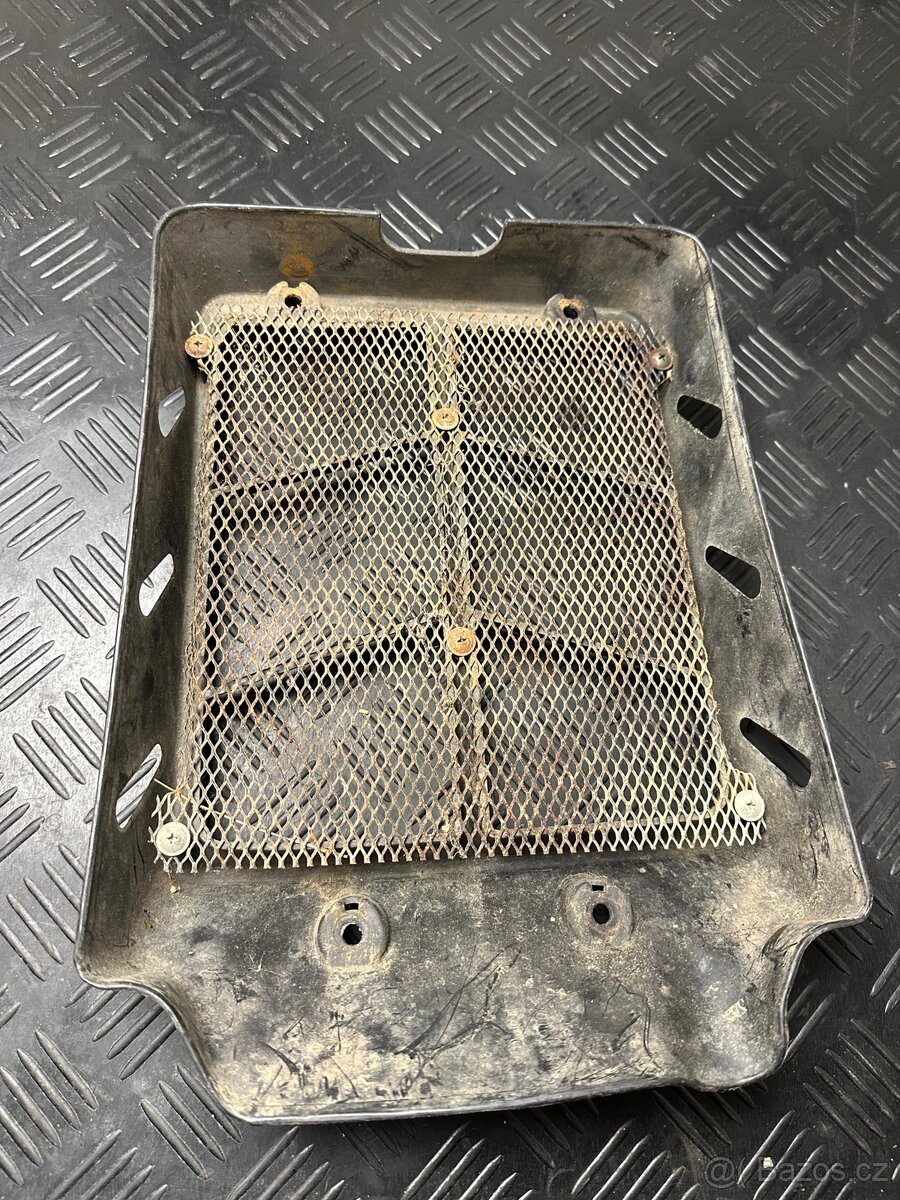 Kryt chladiče Kymco - 2