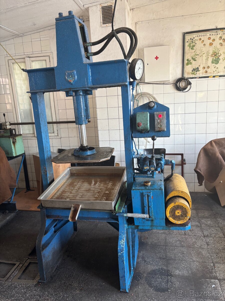 Hydraulický lis k moštování jablek - 2