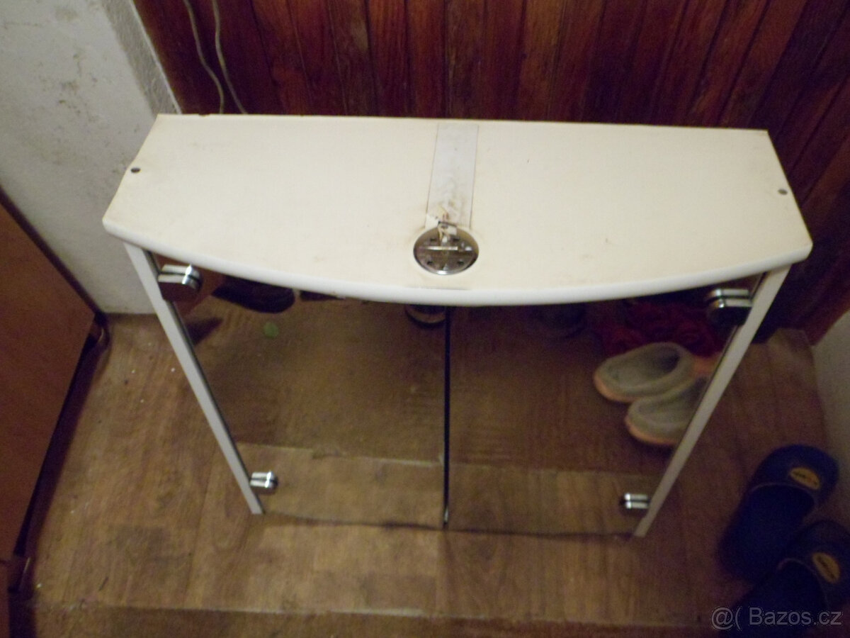 Skříňka do koupelny - 2