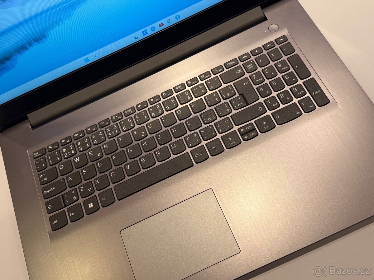 Lenovo IdeaPad 3 17ITL6 - 2