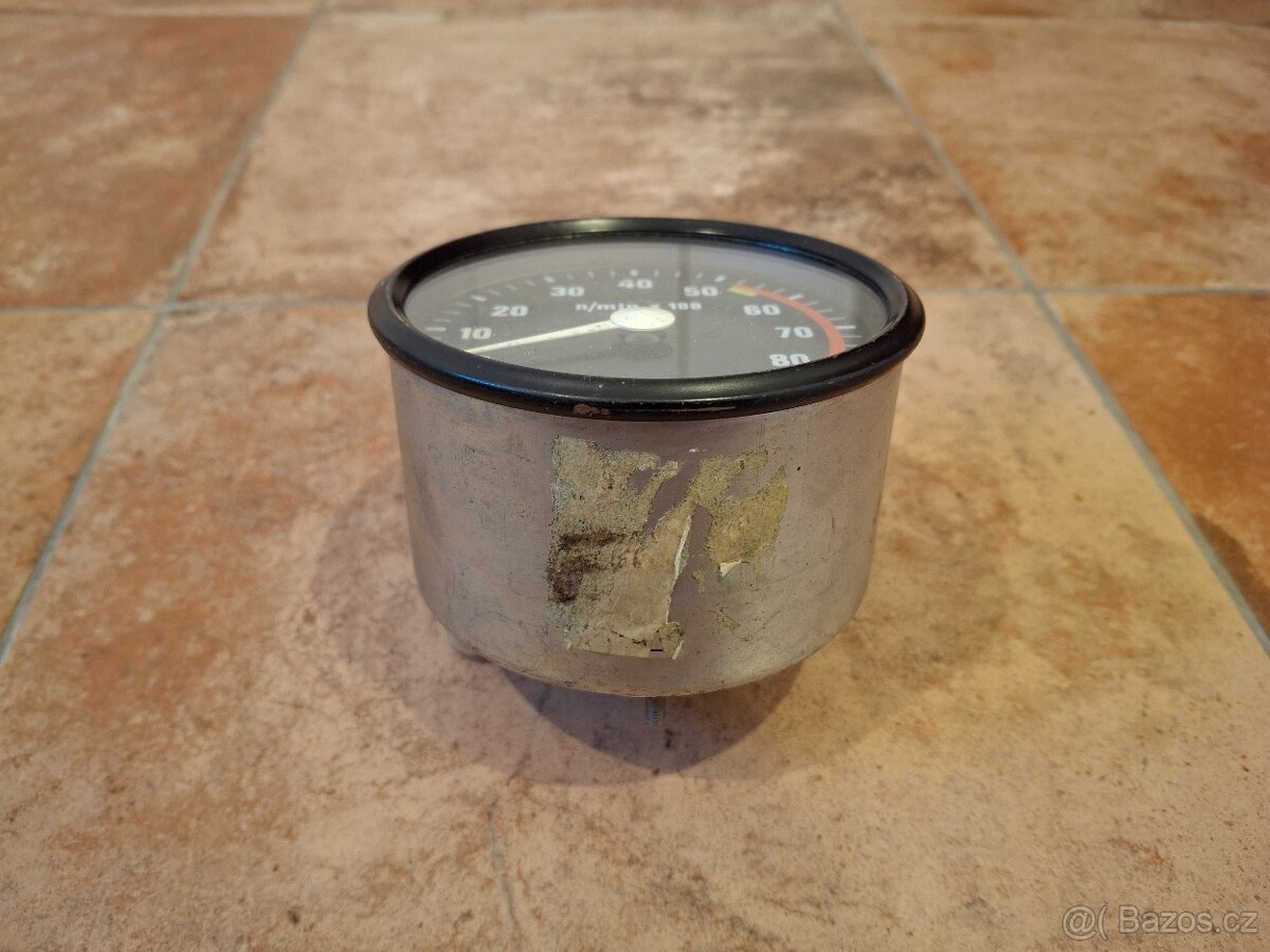 Otáčkoměr - Škoda 110r - 2
