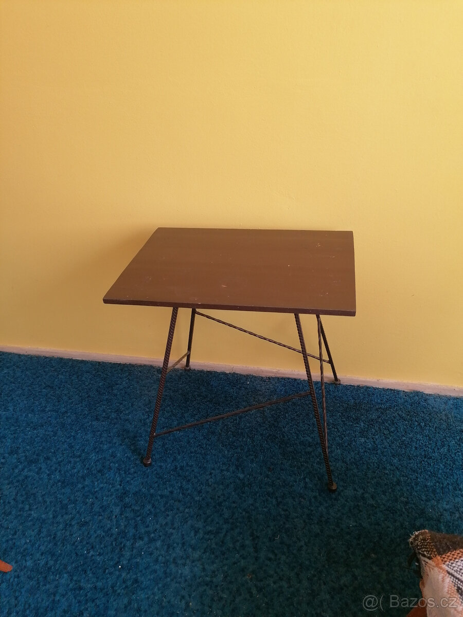 prodám STOLEČEK - 2