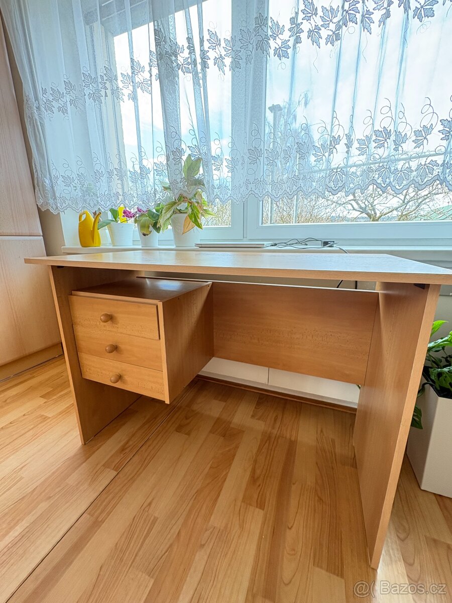 Dětský psací stůl - 2