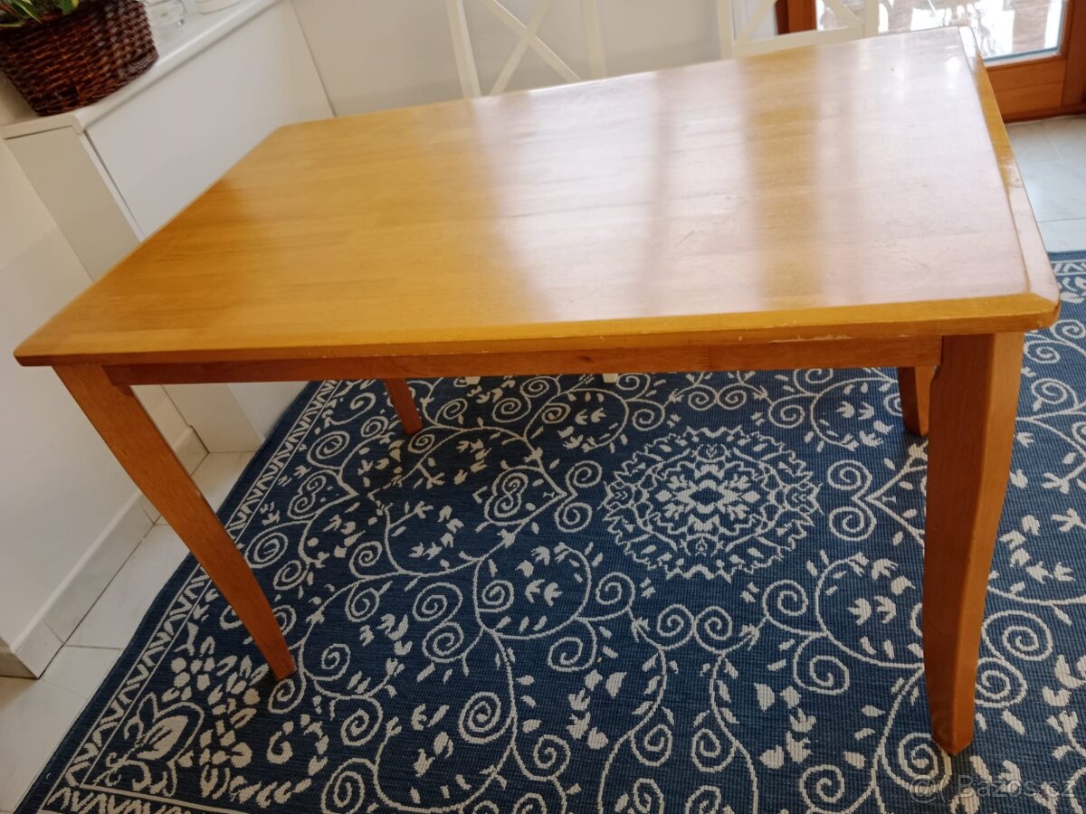 Prodám jídelní stůl z masivu - 2