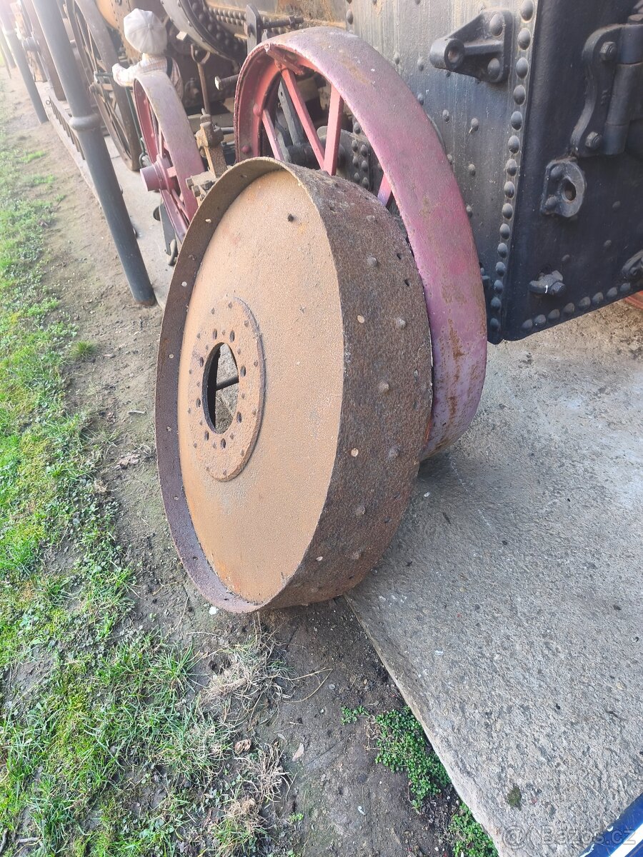 Traktor, Praga, orebná kola - 2