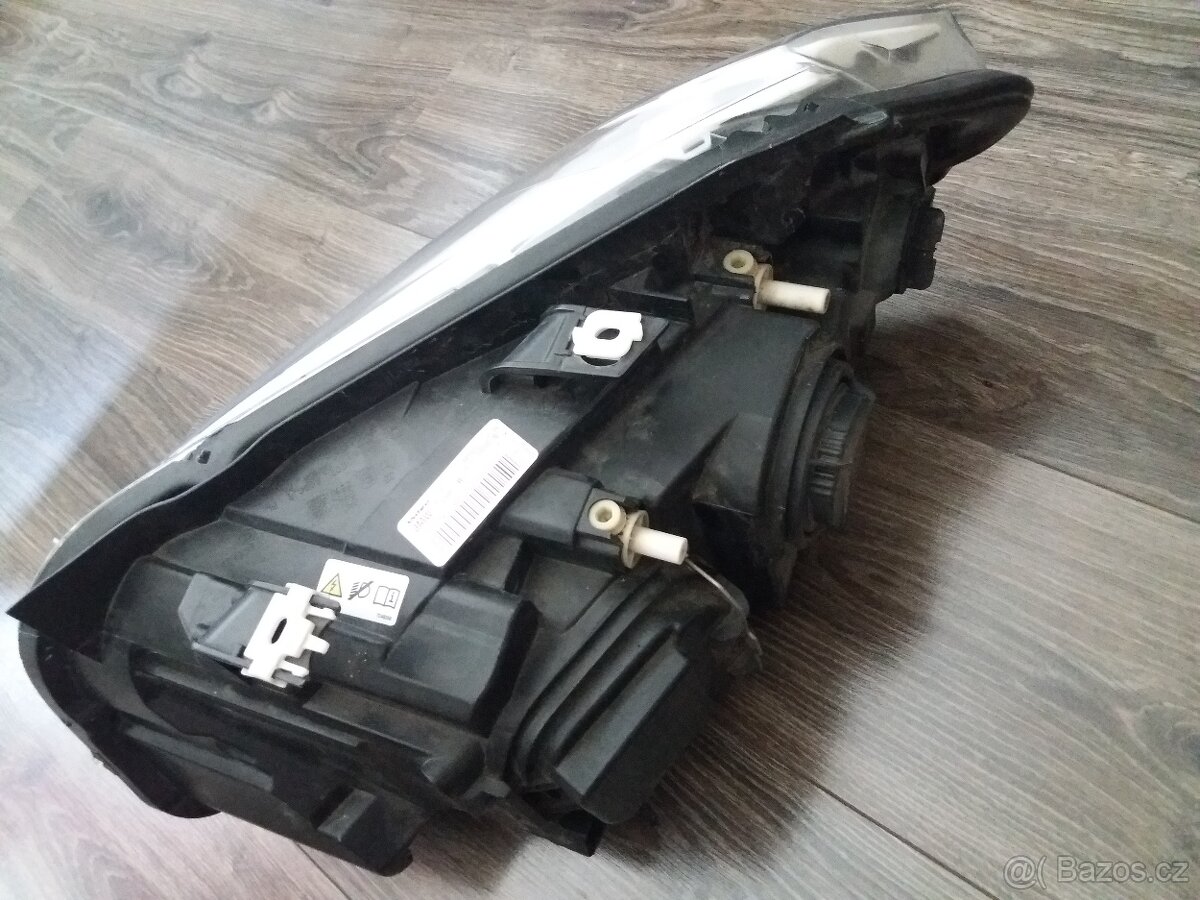 Bi-XENON PRAVÝ - BMW X1 E84 - 8909315 - 2
