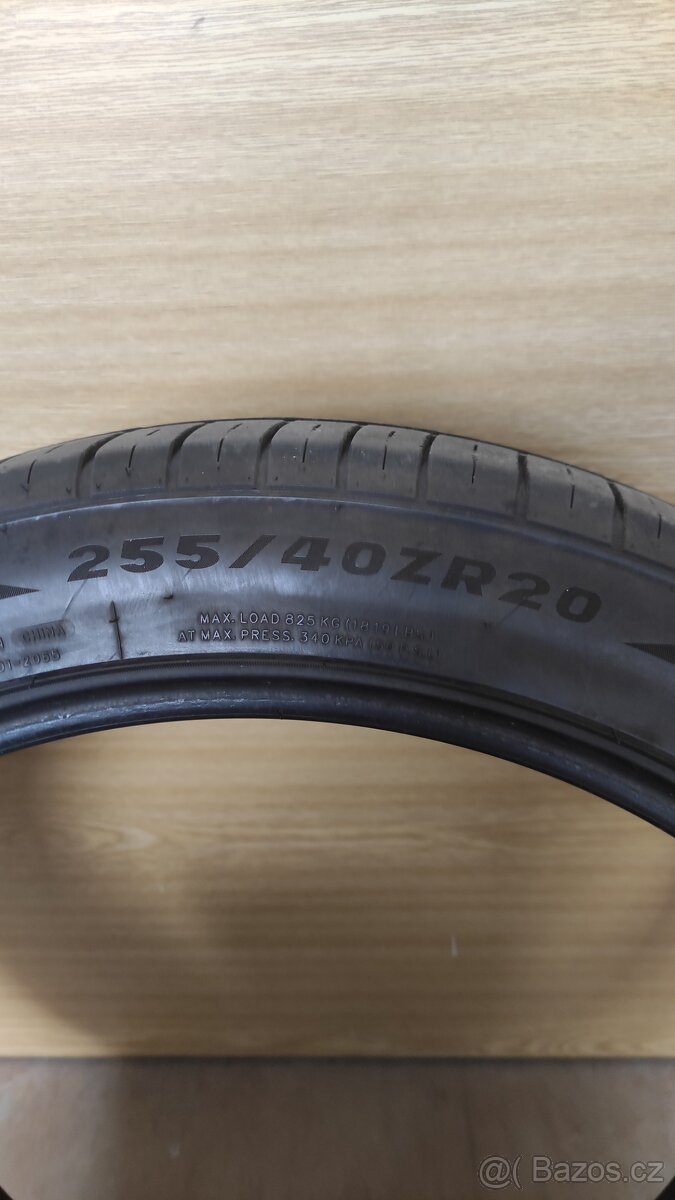 Pneumatiky 255 40 20 - 2