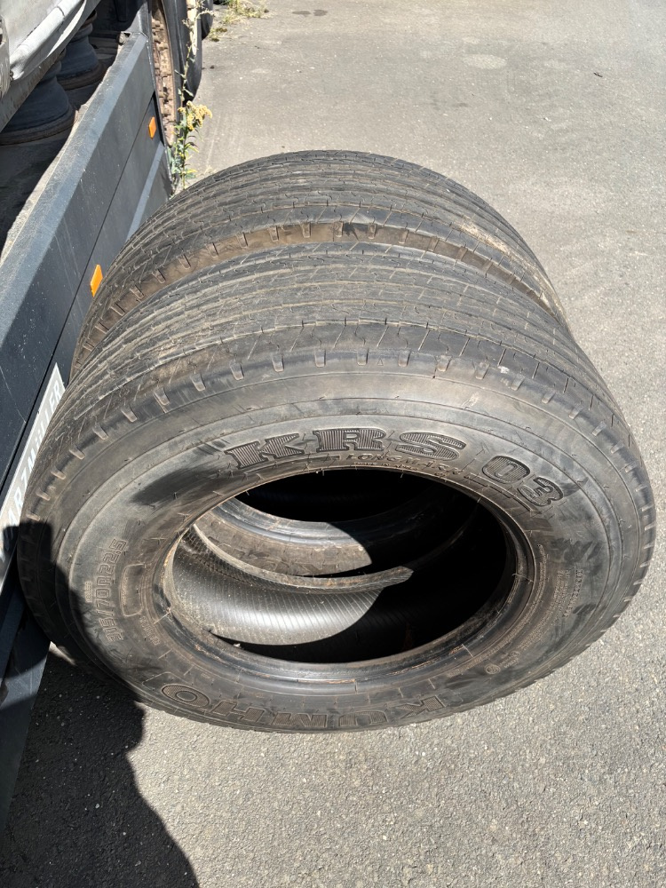 Přední pneu KUMHO 315/70 R22,5 - 2