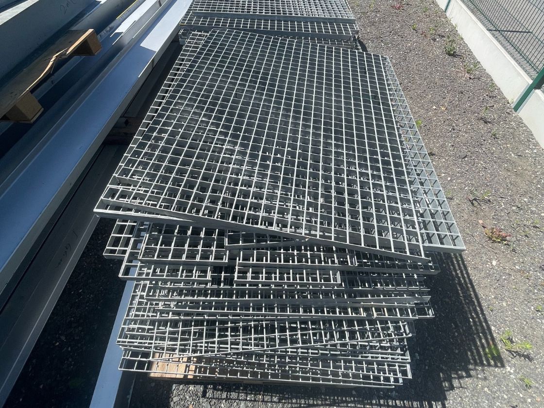 Ocelový pozinkovaný podlahový rošt / rastr - 2