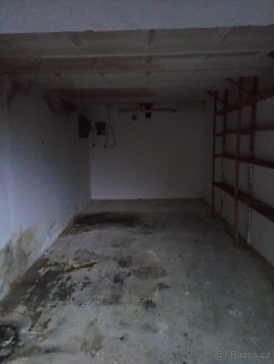 Pronajmu garáž ve Valašském Meziřičí - 2