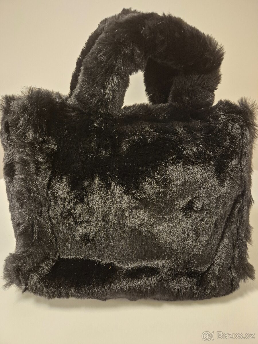 Juicy Couture kabelka Iris Fur M Shopping Black - 2