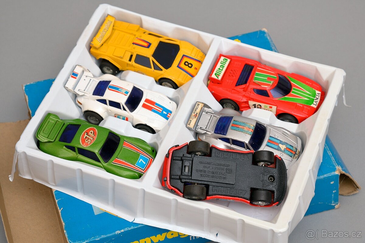 Modely autíček / hračky pro sběratele - 2