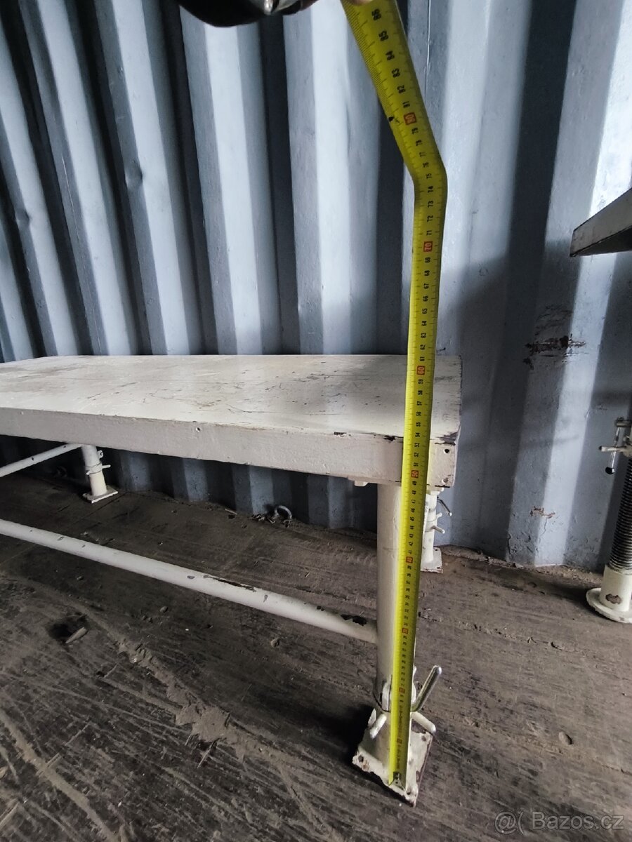 2x kovový stůl – výškově nastavitelné - 2