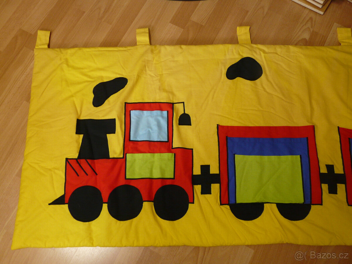 Dětský kapsář na zeď za postel - 2