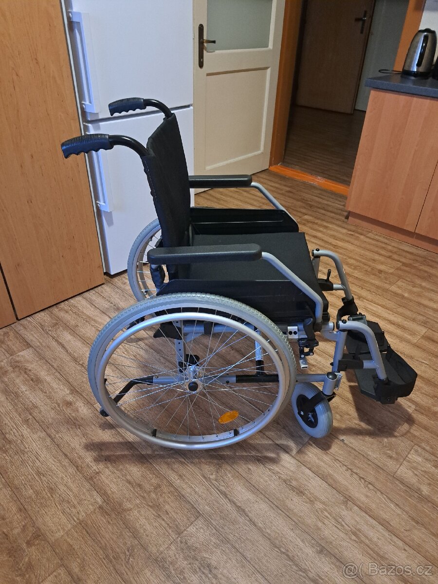 Invalidní vozík Titanum VCWK9AT původní cena 8979 Kč - 2