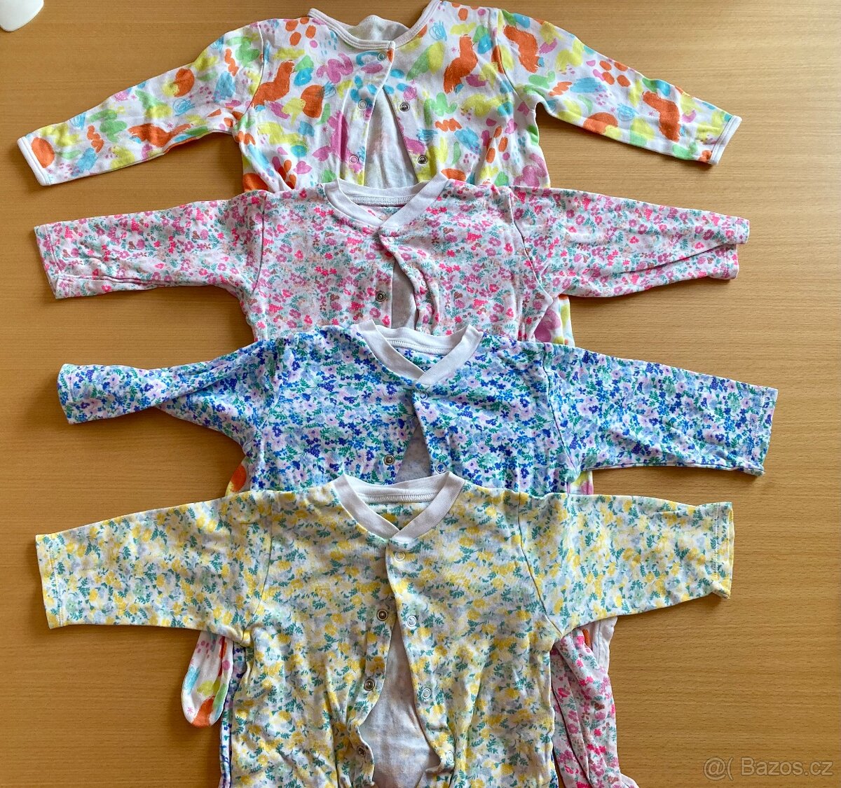 Balík 38 ks oblečení pro holčičku vel. 83-86 - 2