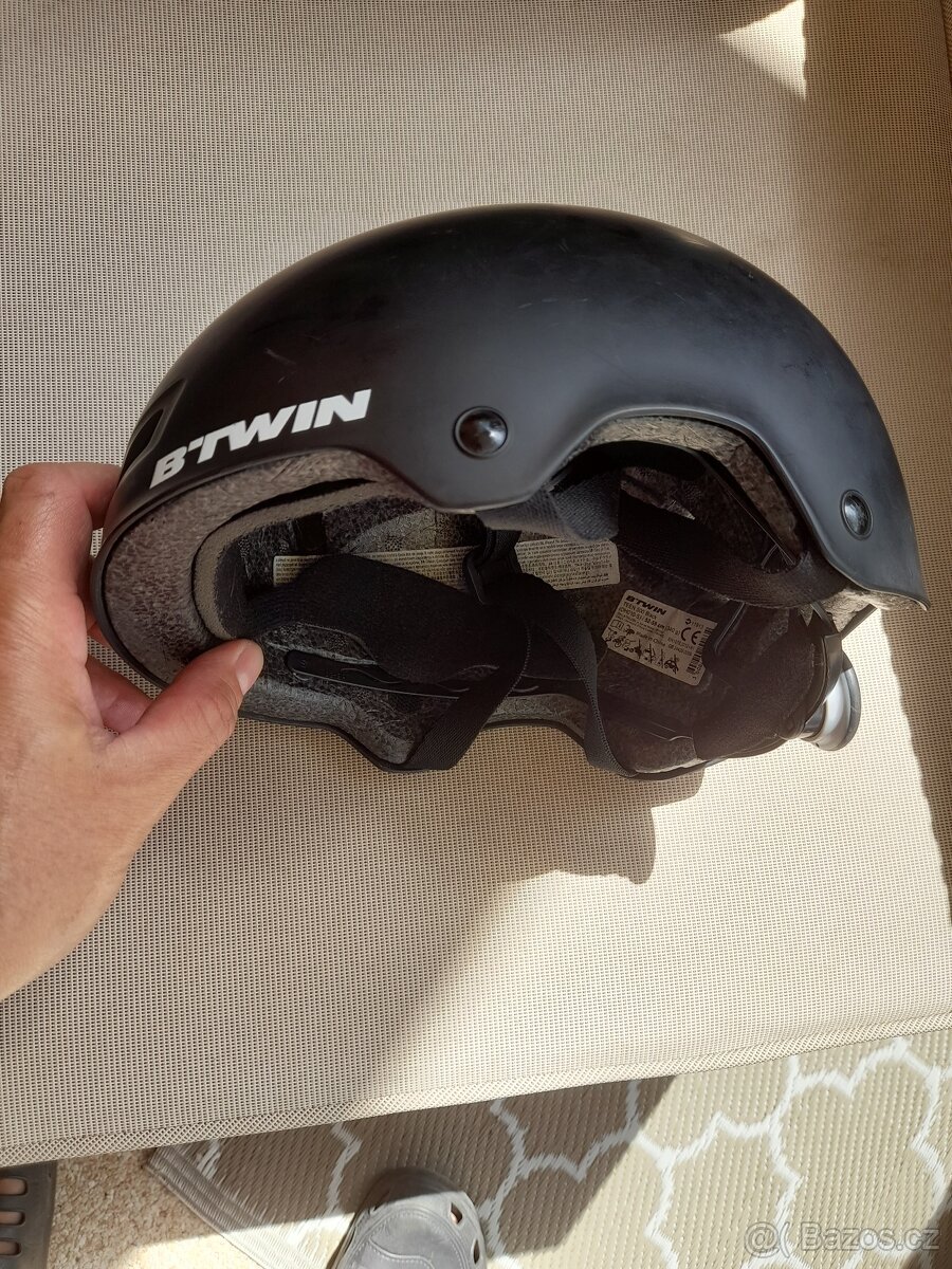 Dětská cyklistická helma Btwin - 2