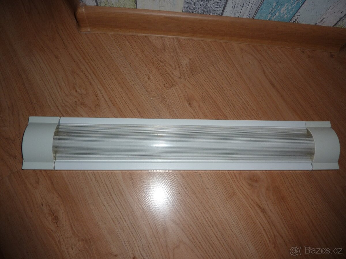 2x zářivka pod kuch.linku apod - cena 150 oba ks - 2