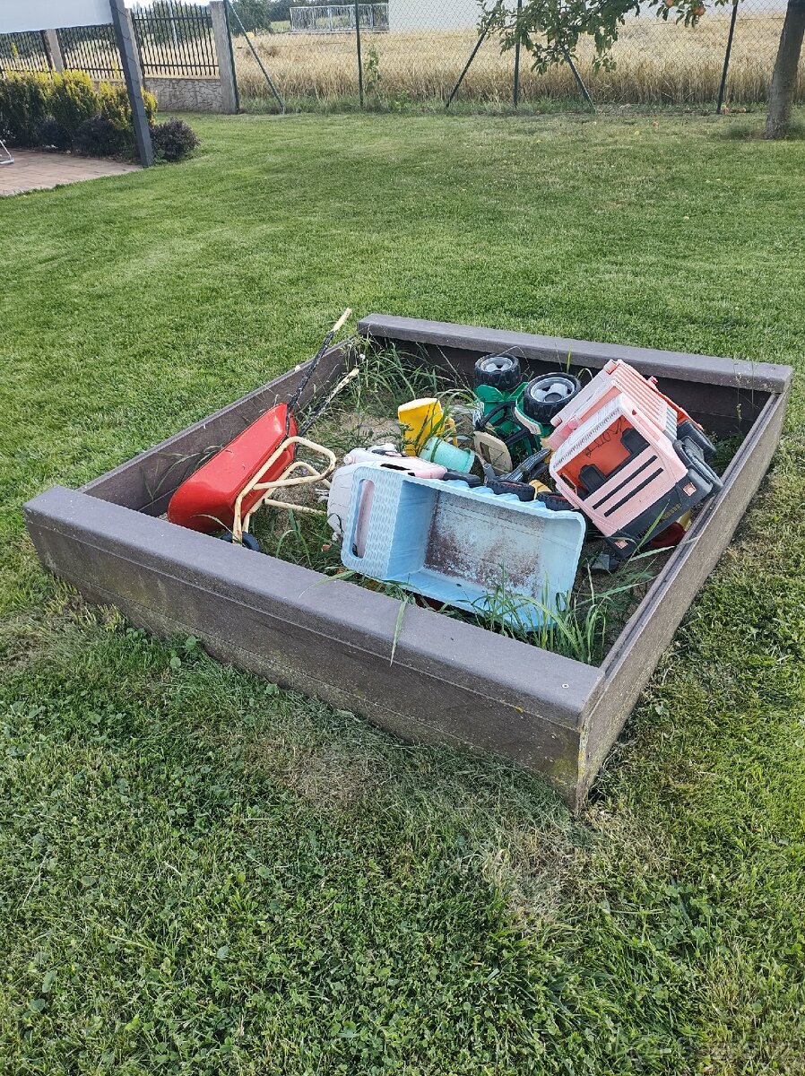 DĚTSKÉ PÍSKOVIŠTĚ - 2