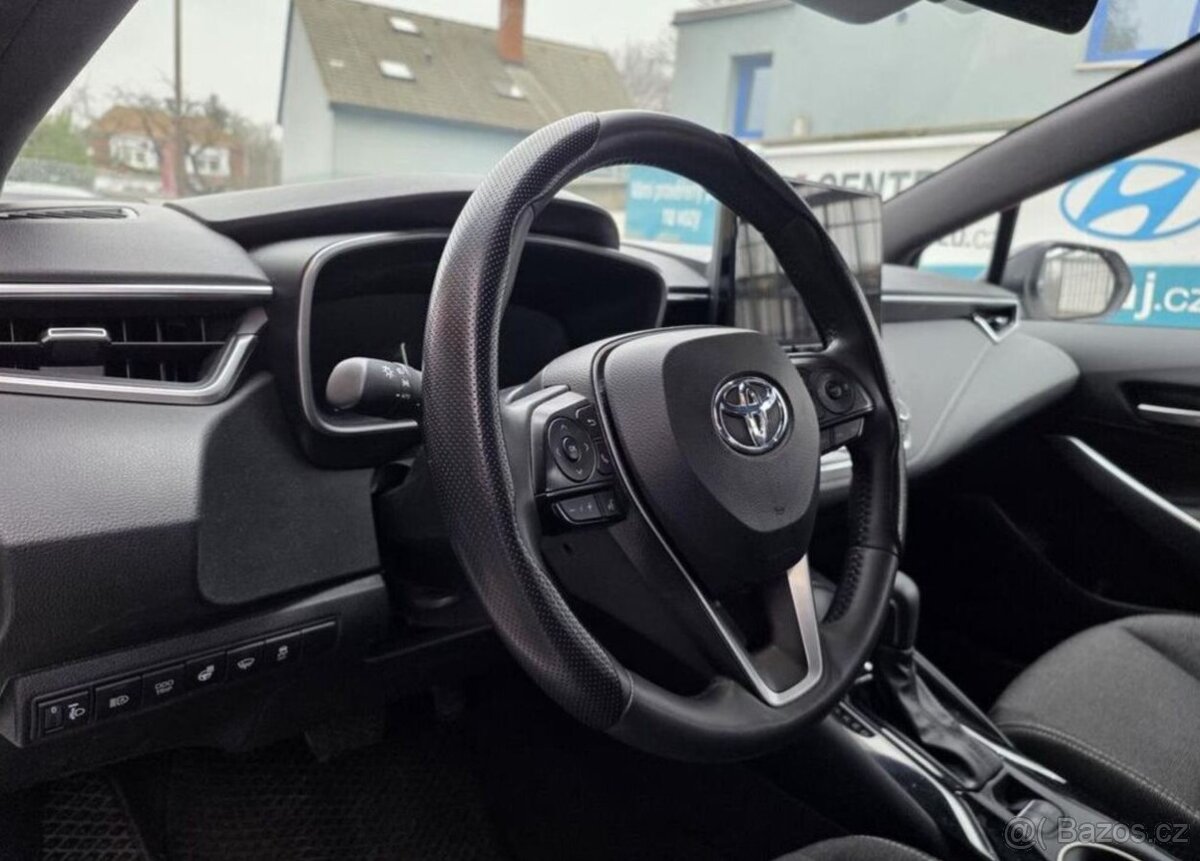 Toyota Corolla 1.8-AUTOMAT-HYBRID - 2