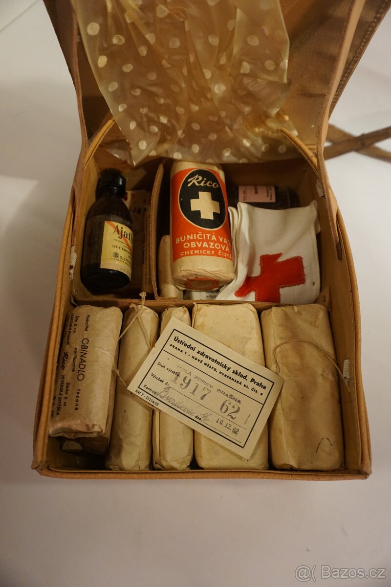Lékárnička ČsČK 1967 originál - 2
