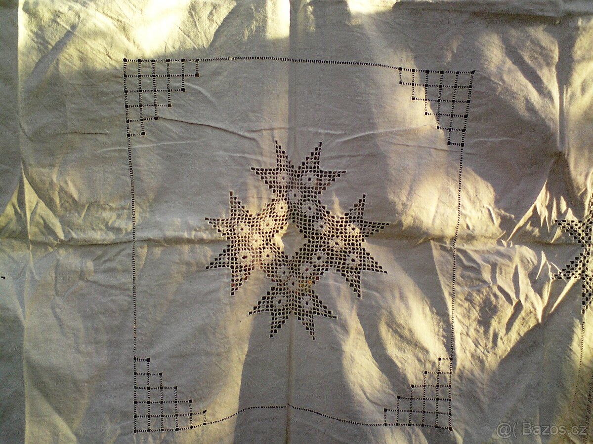 Háčkovaný ubrus - 2