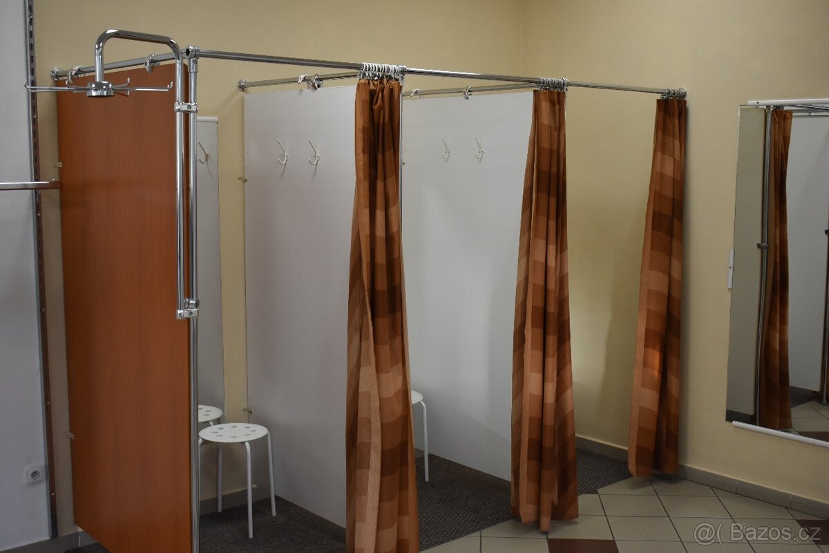 Vybavení prodejny - převlékací kabinky - 2