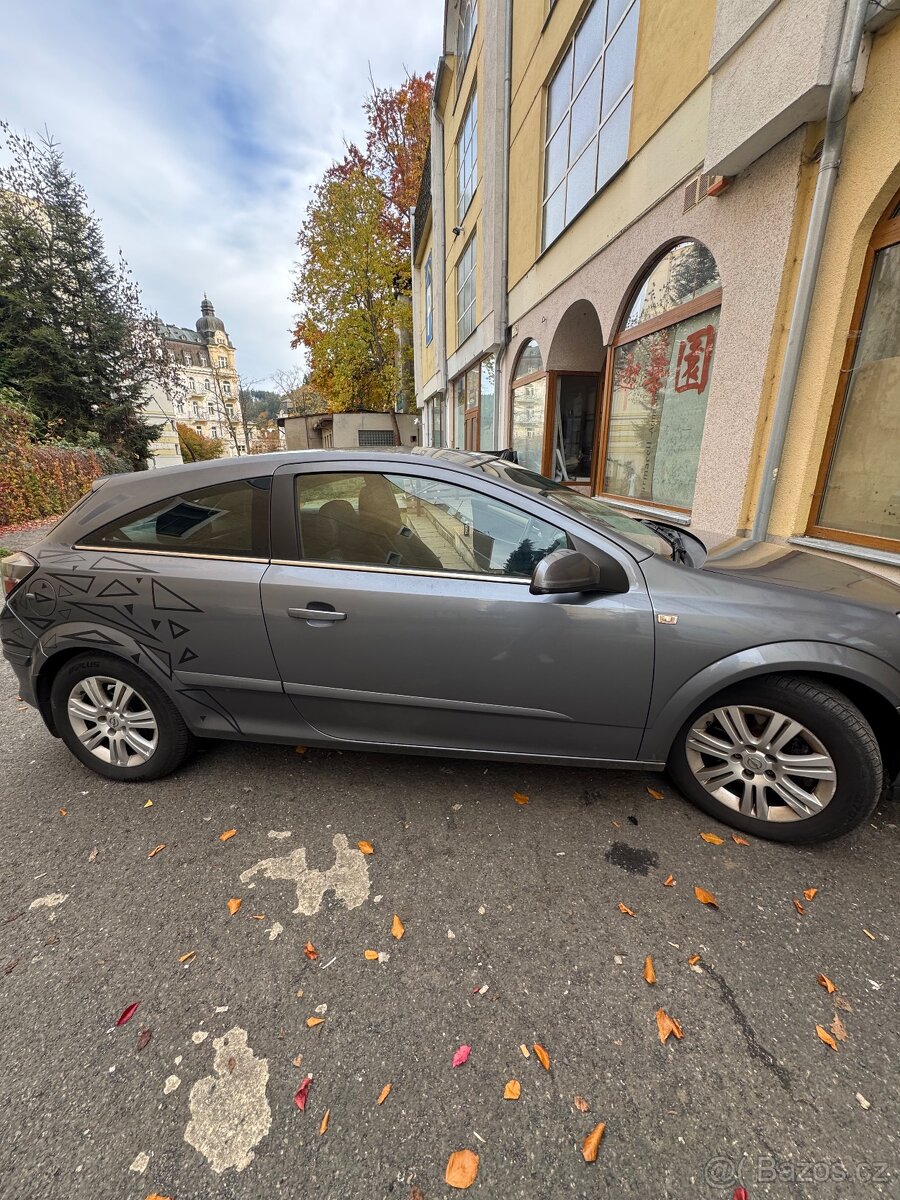 Opel Astra GTC - 2