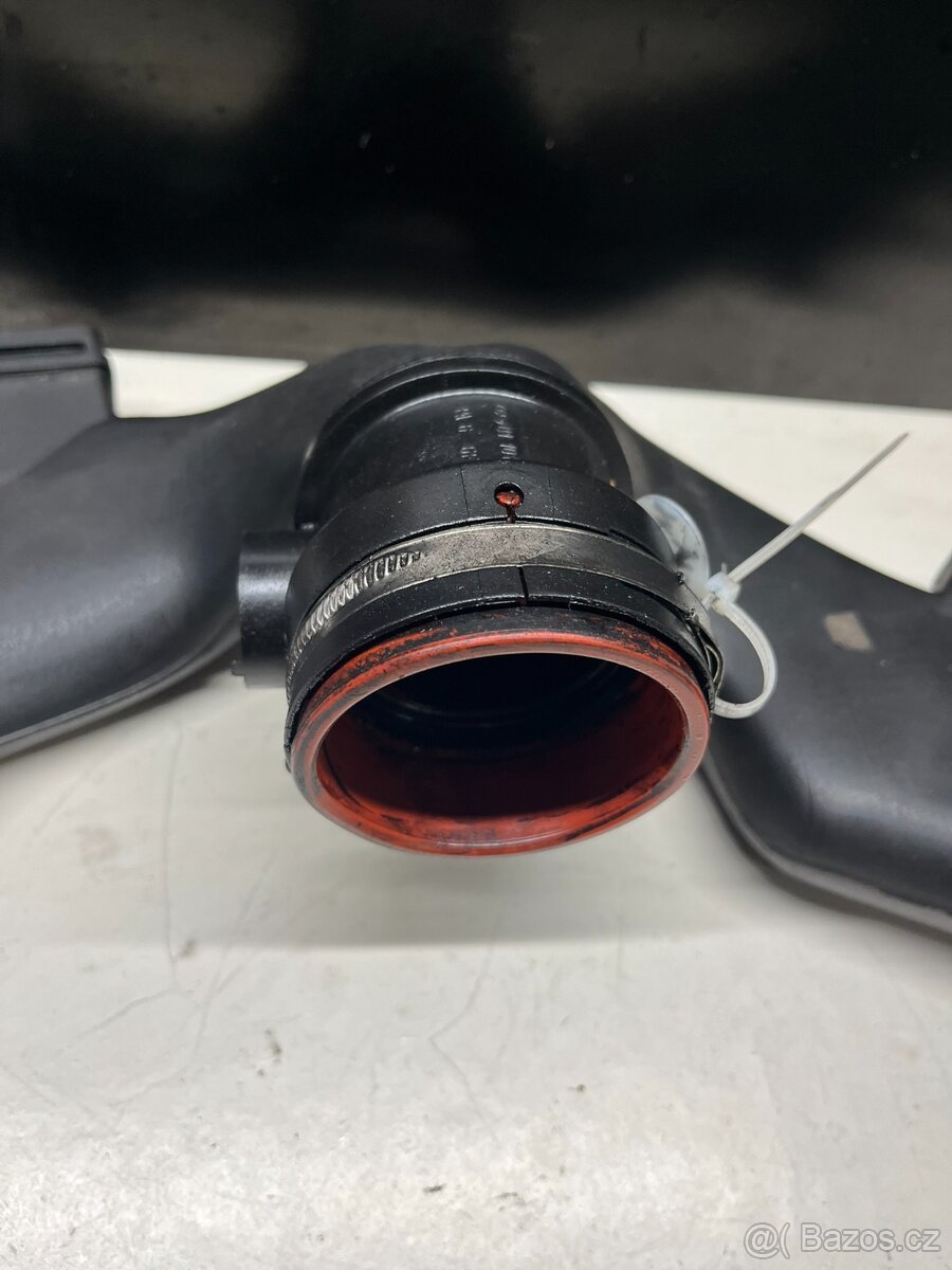 //Mercedes OM642 paroží sání 3.0CDI// - 2