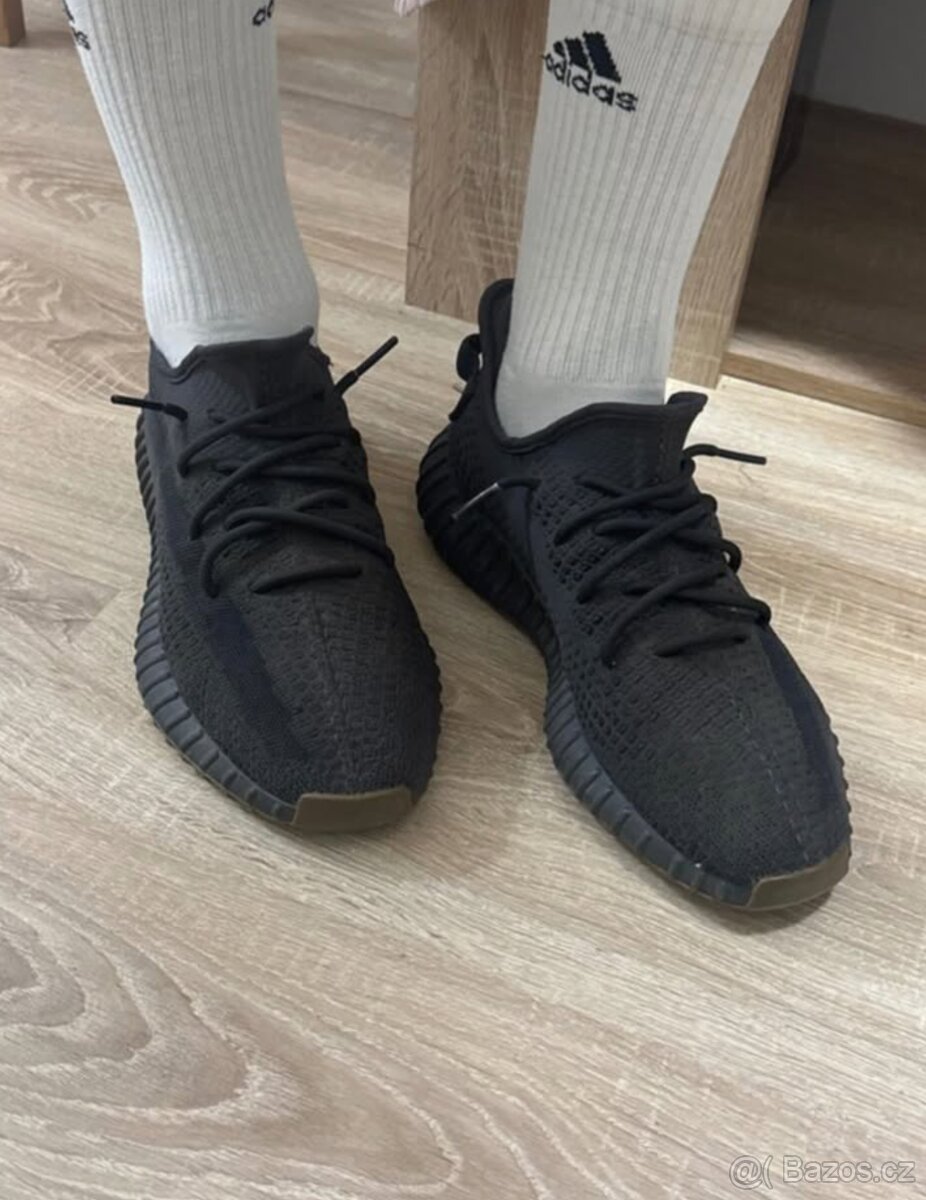 YEEZY 350 V2 - Cinder - 2