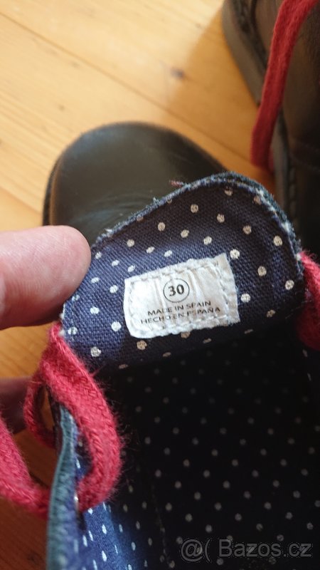 Dětské kožené boty Benetton. - 2