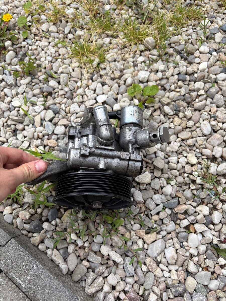 BMW E90/E91/E92/E93 N54 pumpa servo řízení - 2