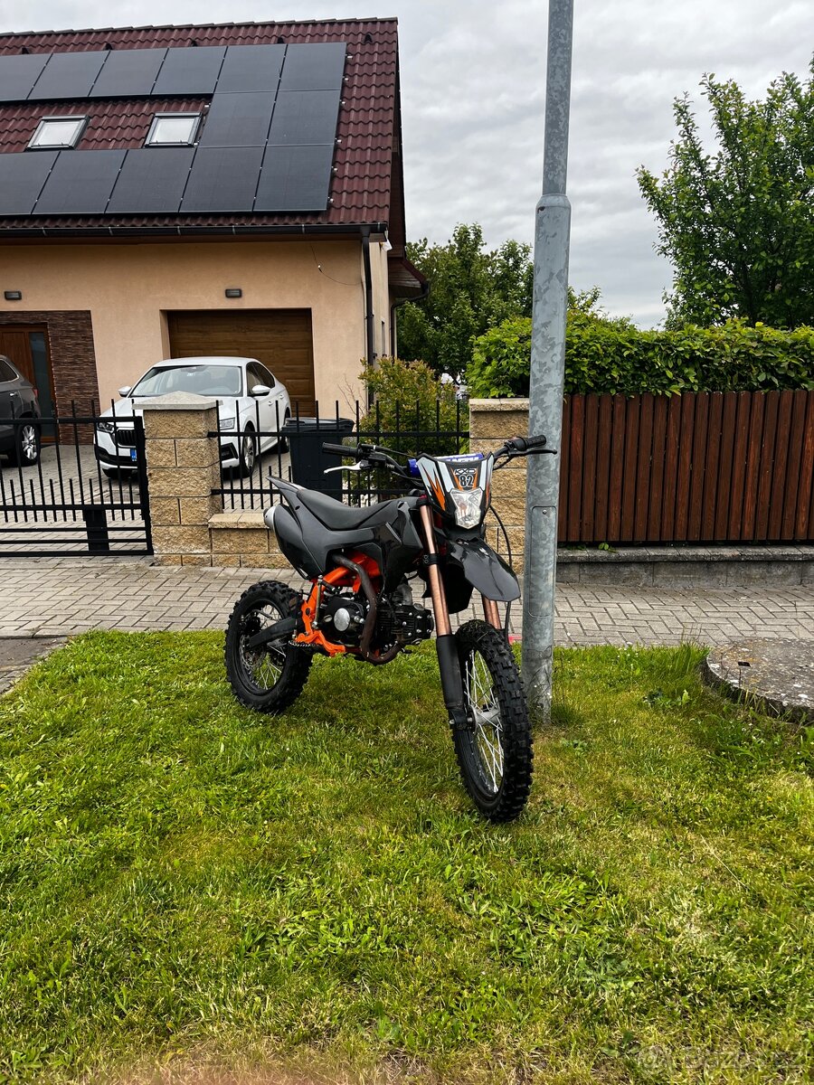Prodám pitbike s koly 17/14