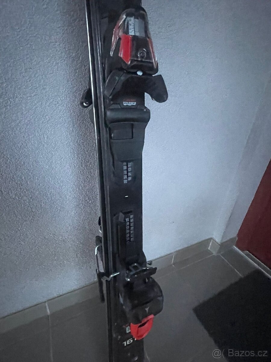 Lyze Atomic a hole - 2