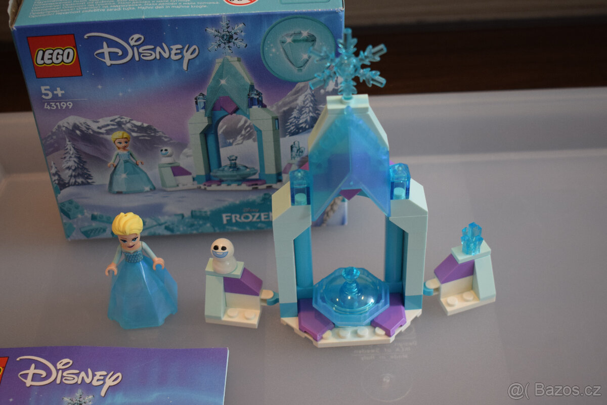 Lego Disney 43199 Elsa a zámecké nádvoří - 2
