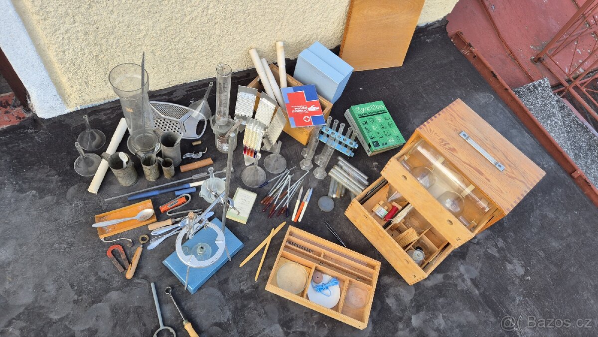 Obrovská Retro školní chemická souprava - 2