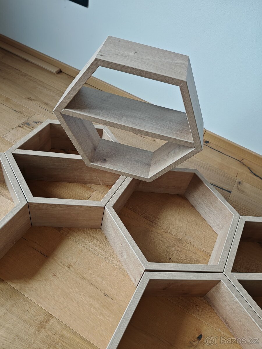 Prodám závěsné police hexagon (6 ks) - 2