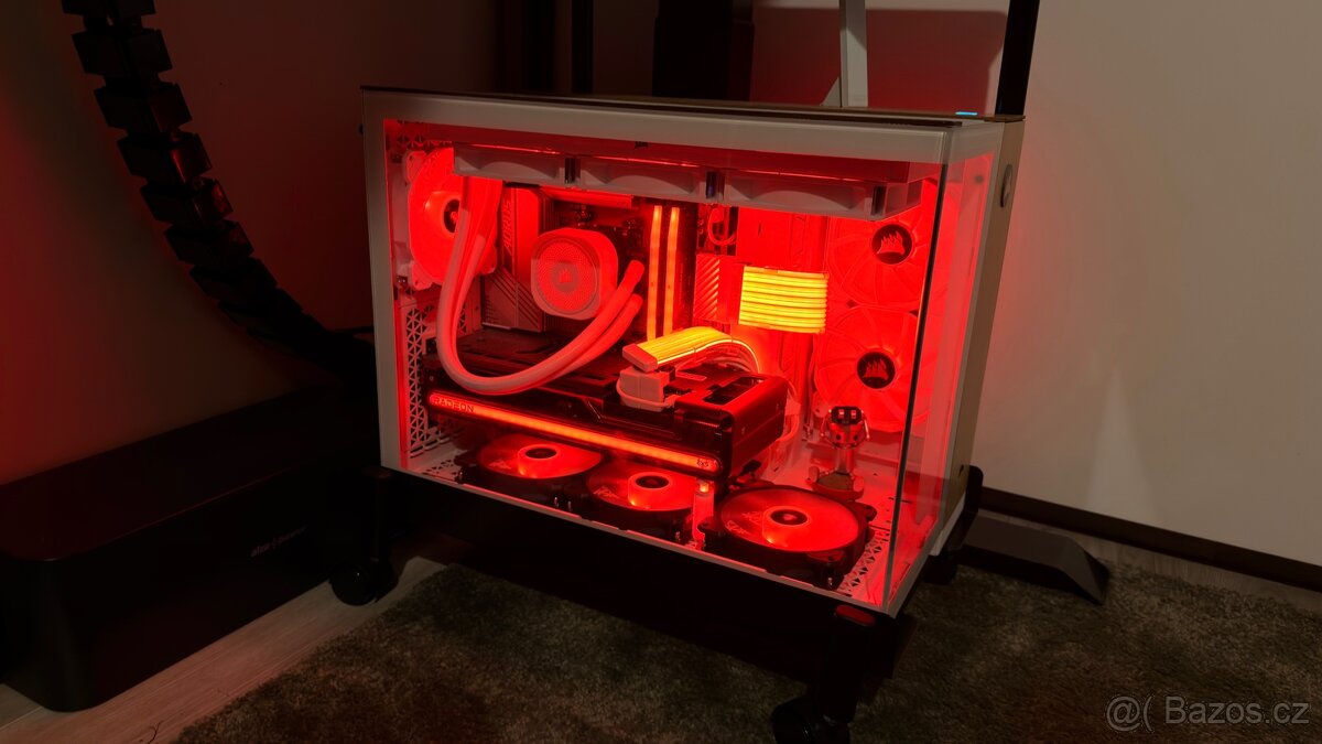 PC case Corsair, RGB větráky a základní deska - 2