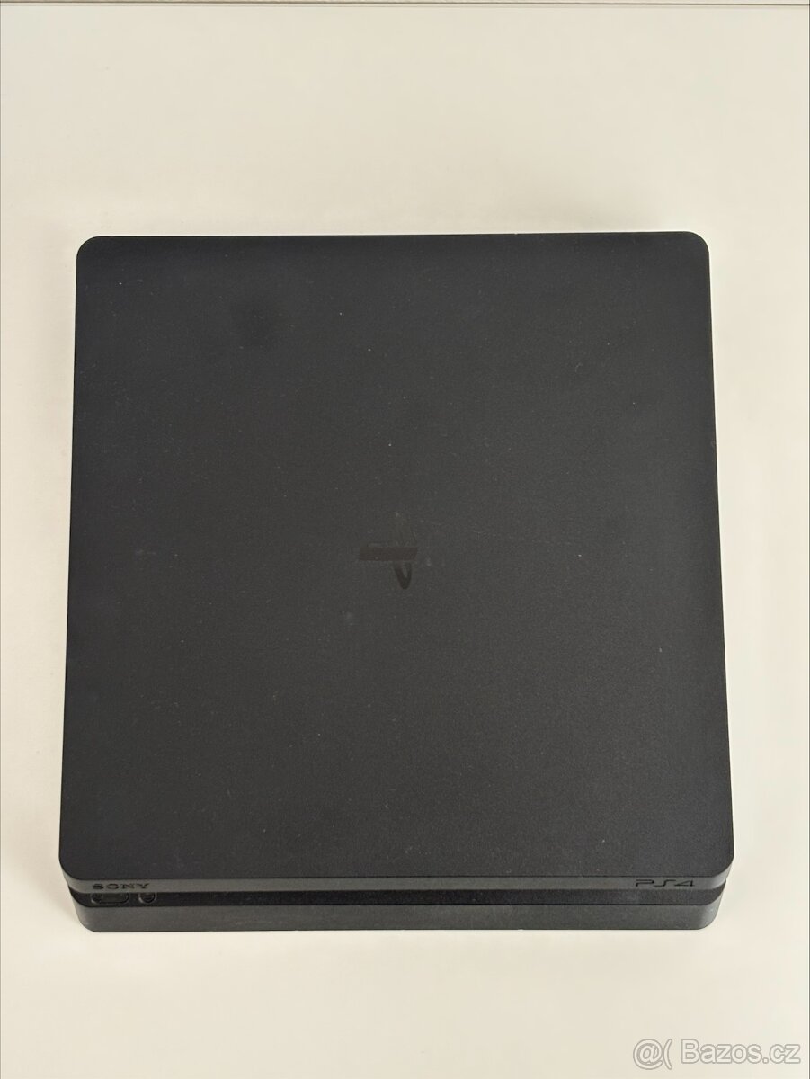 Playstation 4 slim - 2