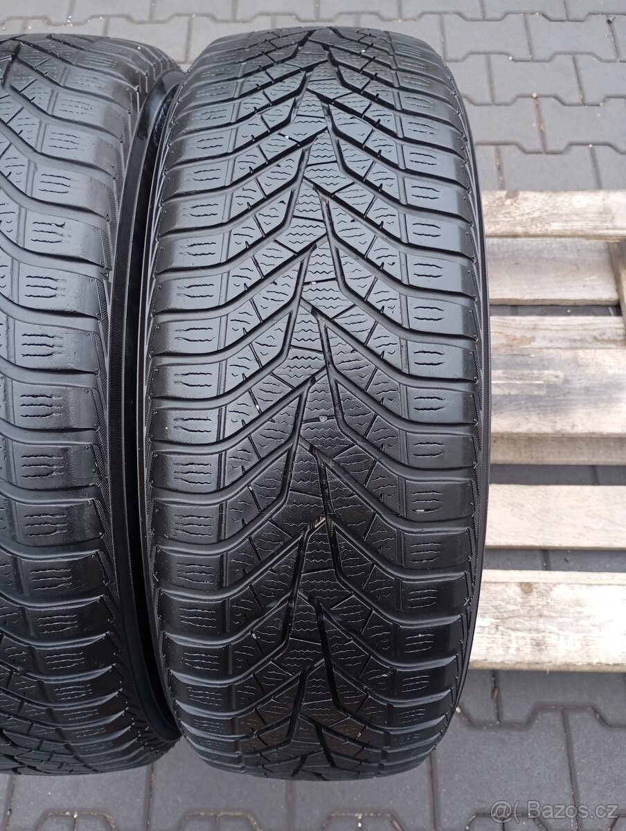 215/60/17 zimní pneu yokohama - 2