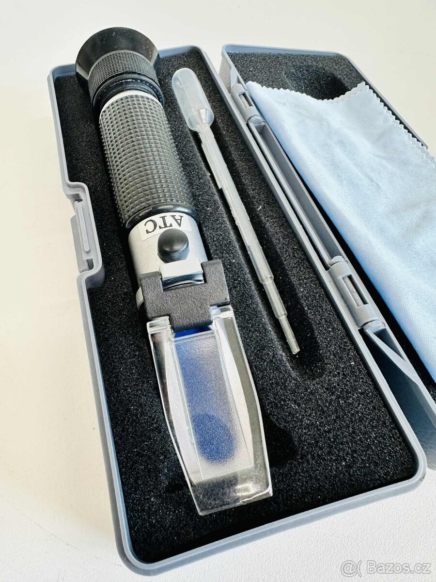 ruční optický refraktometr s funkci ATC - 2