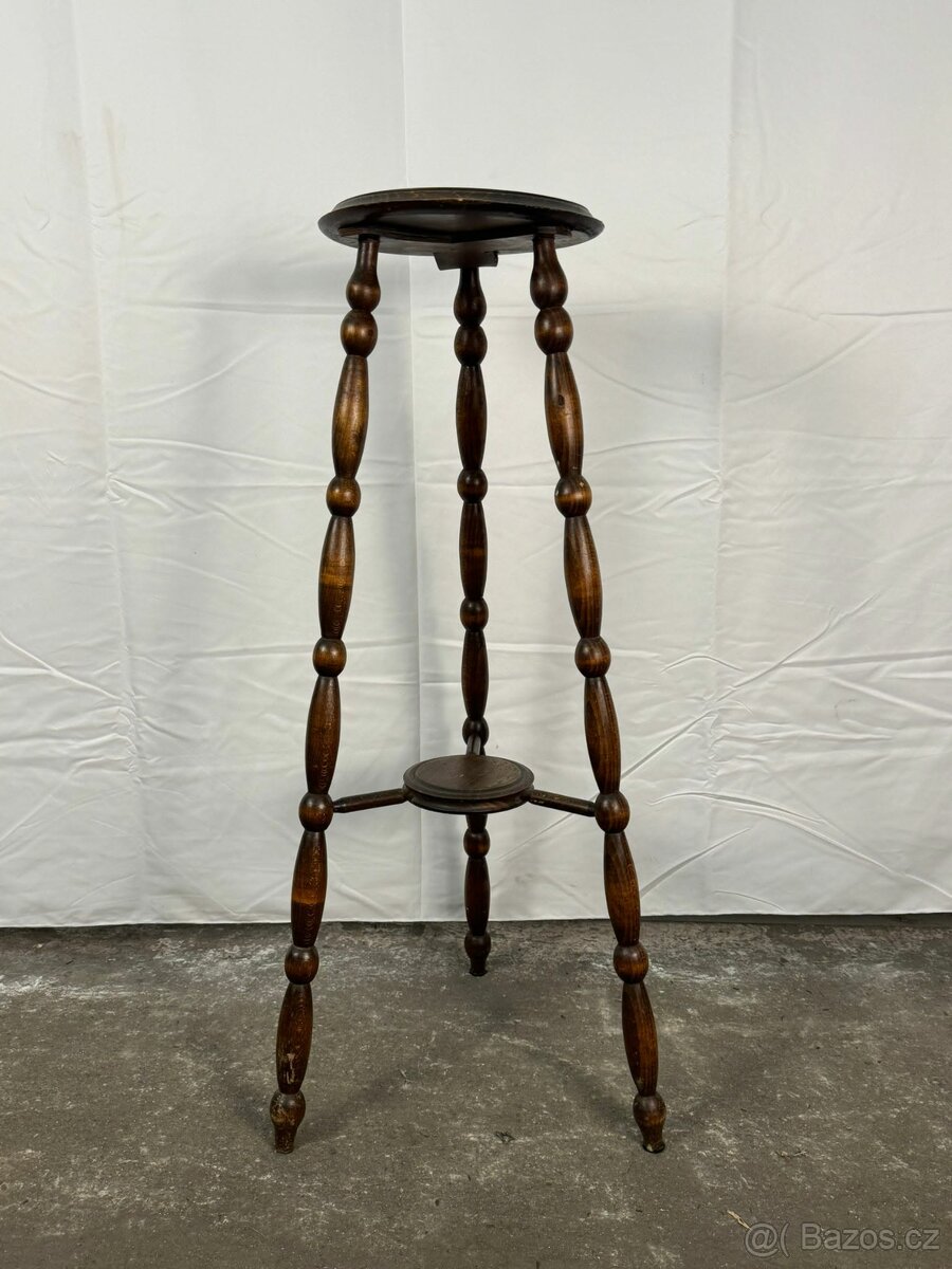 Květinový stolek - 2