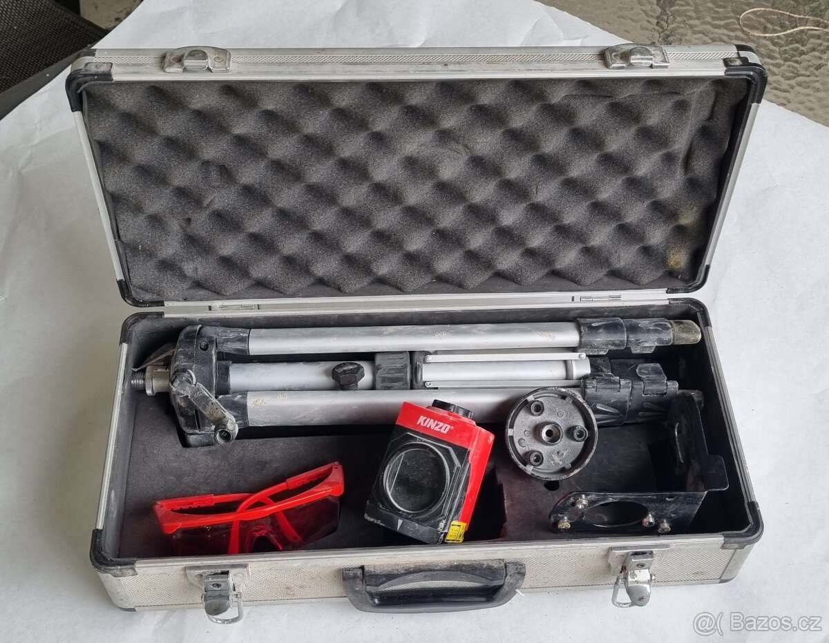 Laserový měřič KINZO se stativem – kufříková sada - 2